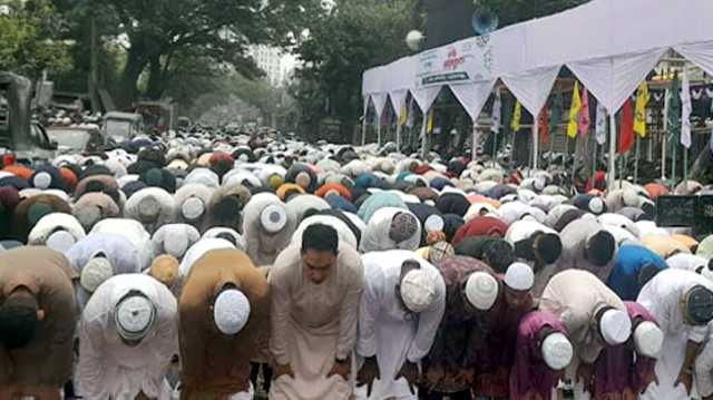 নারায়ণগঞ্জে উৎসবমুখর পরিবেশে পবিত্র ঈদুল ফিতর উদযাপন
