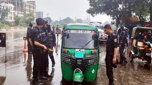 মহাসড়কে আইনশৃঙ্খলা বাহিনীর টহল জোরদার