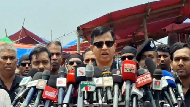 কোরবানীর পশুর হাটের আইনশৃঙ্খলা রক্ষায় কঠোর অবস্থানে র‌্যাব-১১