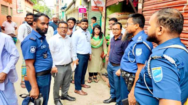 পলিথিন শপিং ব্যাগের ব্যবহার ও বাজারজাতকরণ রোধকল্পে শহরে অভিযান