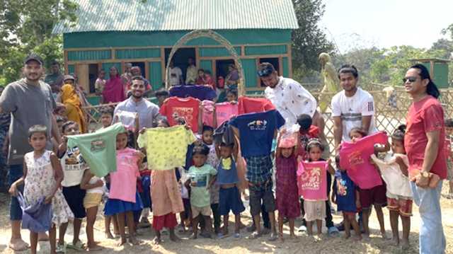 মায়াদ্বীপ শিশু পাঠশালার শিশুদের মাঝে ঈদ উপহার বিতরণ 