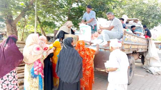 বন্দরে টিসিবি পন্য নিয়ে কারসাজি, প্রশাসনের হস্তক্ষেপ কামনা 