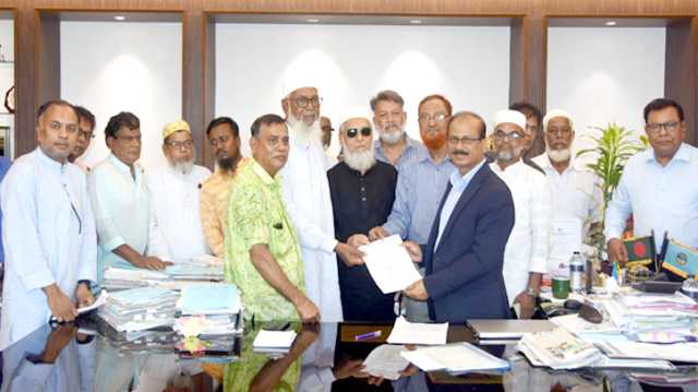 নাগরিক সমস্যা নিয়ে নাসিক প্রশাসককে আমরা নারায়ণগঞ্জবাসীর স্মারকলিপি 