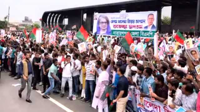 খালেদা জিয়াকে মামুন মাহমুদের নেতৃত্বে জেলা বিএনপির অভ্যর্থনা 