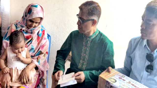শহীদ সুমাইয়ার পরিবারকে তারেক রহমানের ঈদ উপহার দিলো মামুন মাহমুদ