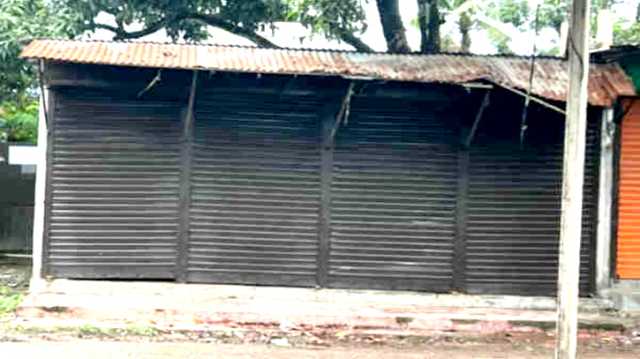 সোনারগাঁয়ে আওয়ামী লীগ নেতার দখলবাজি, মামলা