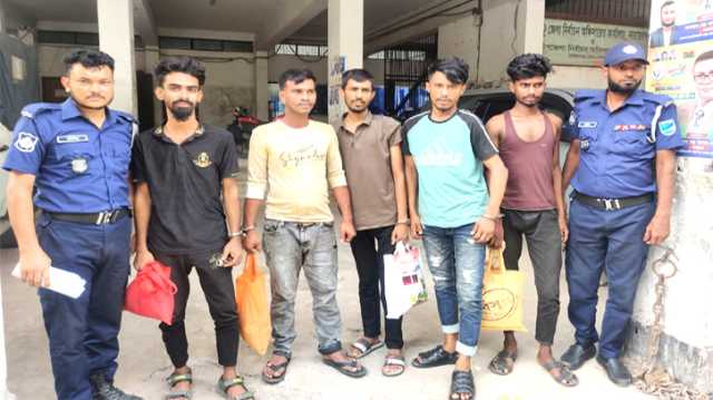  সোনারগাঁয়ে দুই যুবককে অপহরণ করে নির্যাতন, ৫ অপহরণকারী গ্রেপ্তার