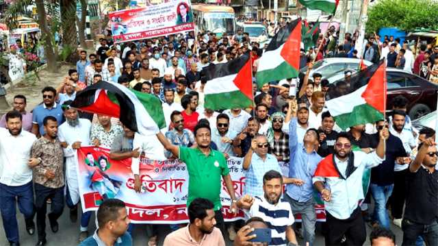 ফিলিস্তিনে ইসরায়েলি গণহত্যার প্রতিবাদে মহানগর যুবদলের র‌্যালি