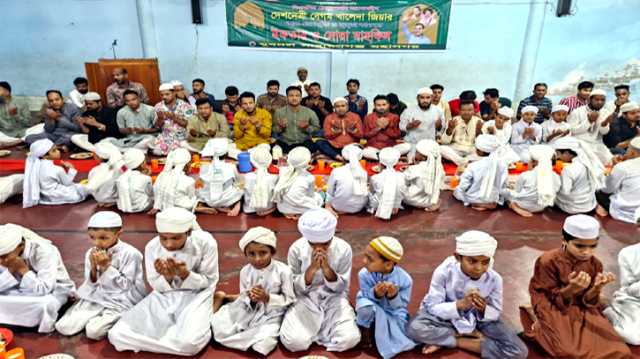এতিমখানার ছাত্রদের নিয়ে মহানগর যুবদলের দোয়া ও ইফতার 