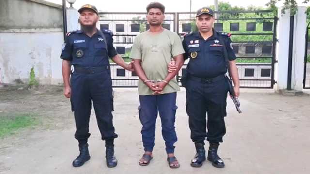  সম্পত্তির জন্য পিতাকে হত্যার উদ্দেশ্যে কুপিয়ে জখম, ছেলে রুবেল গ্রেপ্তার