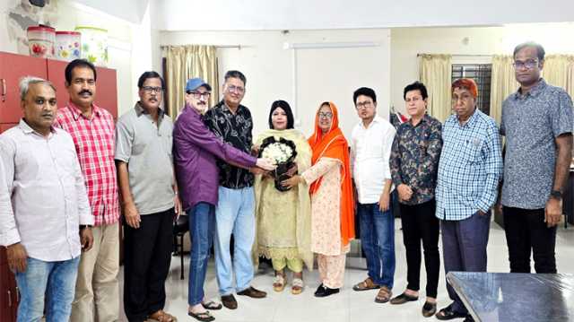 নারায়ণগঞ্জ প্রেসক্লাবের নব-নির্বাচিত কমিটিকে মহিলা দলের শুভেচ্ছা