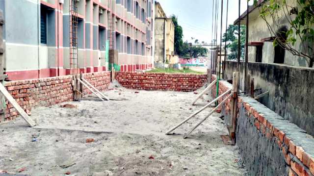 ফতুল্লায় বিএনপি ও শ্রমিক লীগ নেতার বিরুদ্ধে স্কুলের জমি দখলের অভি