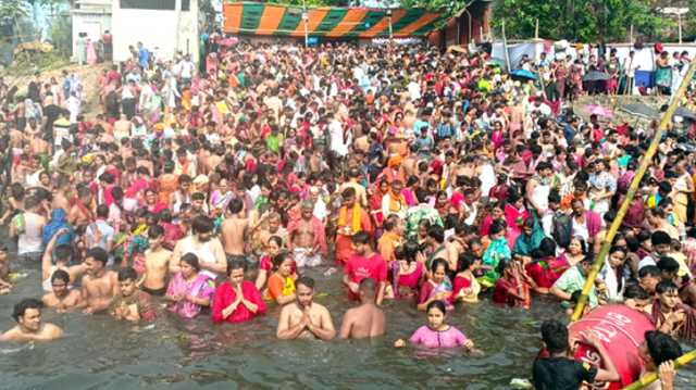 মহা অষ্টমীর স্নানে লাখো পুণ্যার্থীতে মুখর লাঙ্গলবন্দ