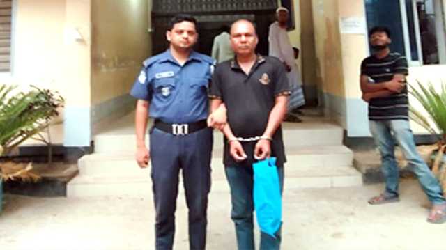 সোনারগাঁয়ে বাবাকে পেটানো ছেলে গ্রেপ্তার