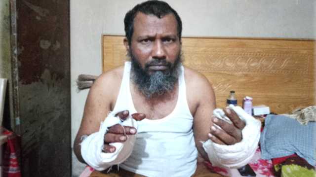 বন্দরে সন্ত্রাসীদের হামলায় পঙ্গু হতে বসেছে ক্ষুদ্র ব্যবসায়ী