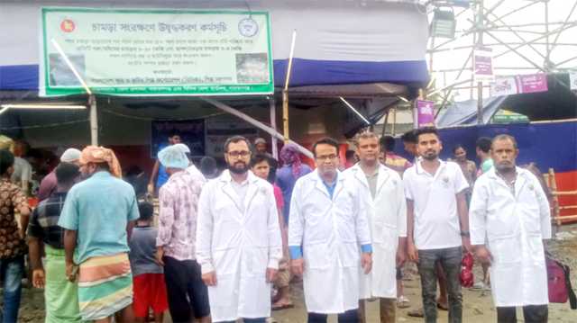 না.গঞ্জে কোরবানির ৭৪টি পশুর হাটে সেবা দিচ্ছে ৭৪ ভেটেরিনারি টিমের ১৬০জন সদস্য 