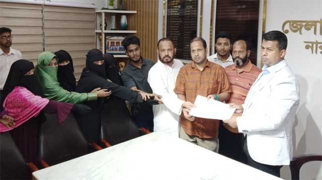 বন্দরে রনি হত্যা মামলায় গ্রেপ্তারকৃতের মুক্তি ও মামলা প্রত্যাহারের দাবিতে মানববন্ধন, স্মারকলিপি
