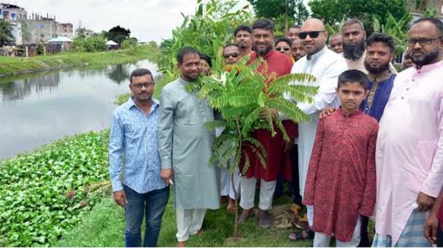 সিদ্ধিরগঞ্জে প্রতিভা সমাজকল্যাণ সংস্থার বৃক্ষরোপন কর্মসূচী উদ্বোধন