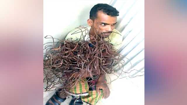 সোনারগাঁয়ে চোর আটক করে গণধোলাই দিয়ে পুলিশে সোপর্দ