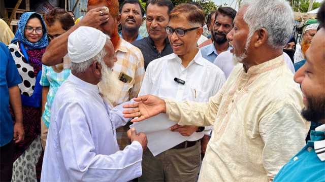 সোনারগাঁয়ের কাইকারটেক হাটে নির্বাচনী প্রচারণায় মামুন মাহমুদ 