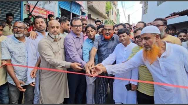 লালপুরে ড্রেন নির্মাণ কাজ ও নতুন সংস্কার হওয়া রাস্তার উদ্বোধন করলেন রিয়াদ চৌধুরী