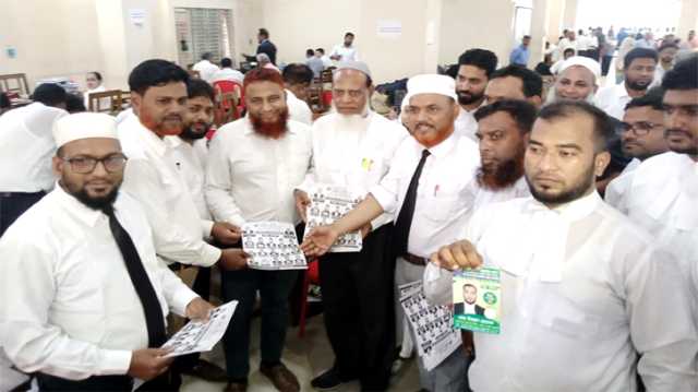 আইনজীবী সমিতির নির্বাচন : প্রার্থীরা ঘুরছেন ভোটারদের দ্বারে দ্বার