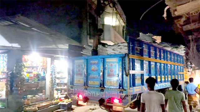 রূপগঞ্জে যুবদল নেতার দোকান থেকে চুরি হওয়া মাছের খাবার উদ্ধার, সাংবাদিককে হত্যার হুমকি