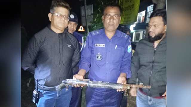 আড়াইহাজার থানা থেকে লুট হওয়া শটগান উদ্ধার