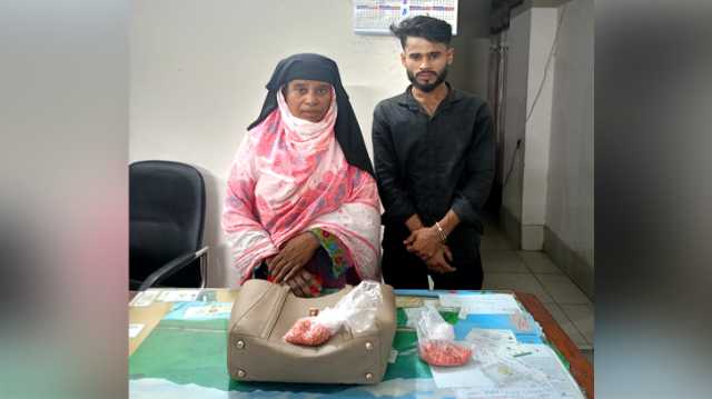 যাত্রীবেশে মাদক পাচারকালে সিদ্ধিরগঞ্জে নারীসহ গ্রেপ্তার ২, ইয়াবা উদ্ধার