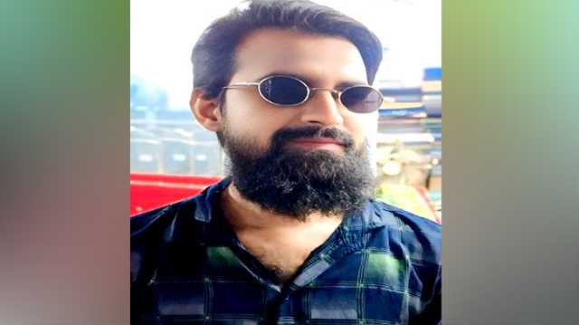 সিদ্ধিরগঞ্জে আওয়ামী দোসর ইয়াছিনের ক্যাডার সন্ত্রাসী সরল বিএনপির ছত্রছায়ায় বেপরোয়া