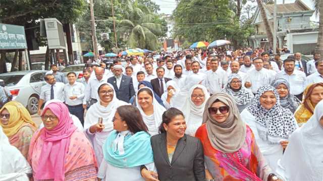 হুমায়ূন-আনোয়ার প্যানেলের প্রচারণায় মুখর আদালতপাড়া 
