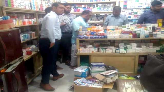 আড়াইহাজারে ভ্রাম্যমান আদালতের অভিযান, ৩ ফার্মেসিকে অর্থদন্ড