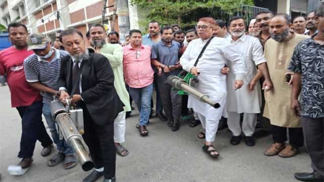 ডেঙ্গু প্রতিরোধে মহানগর বিএনপির মশক নিধন কর্মসূচি পালন