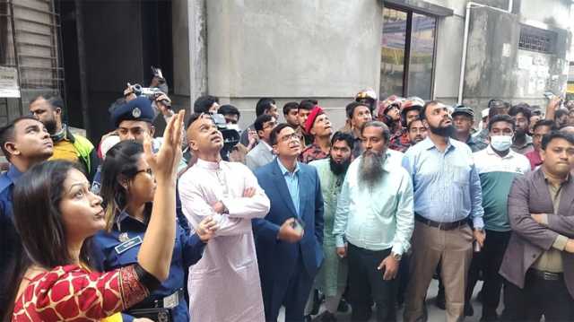 সিদ্ধিরগঞ্জে ভূমিকম্পে ক্ষতিগ্রস্থ ভবন পরিদর্শন করলেন জেলা প্রশাসক