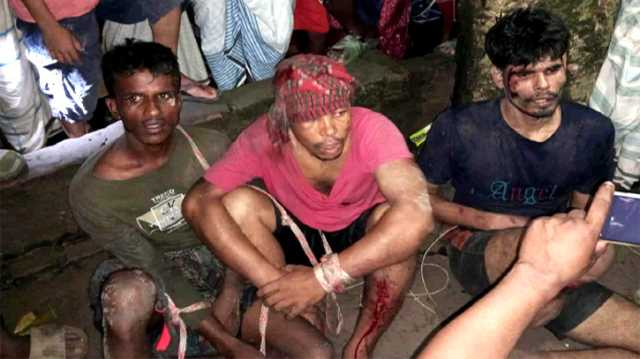  সোনারগাঁয়ে বৈদ্যুতিক ট্রান্সফরমার চুরির অভিযোগে তিন চোরকে গণধোলাই 