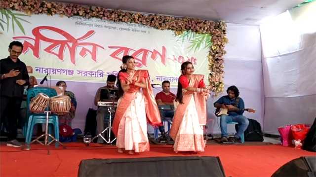 নারায়ণগঞ্জ সরকারি মহিলা কলেজে উৎসবমুখর পরিবেশে নবীন বরণ