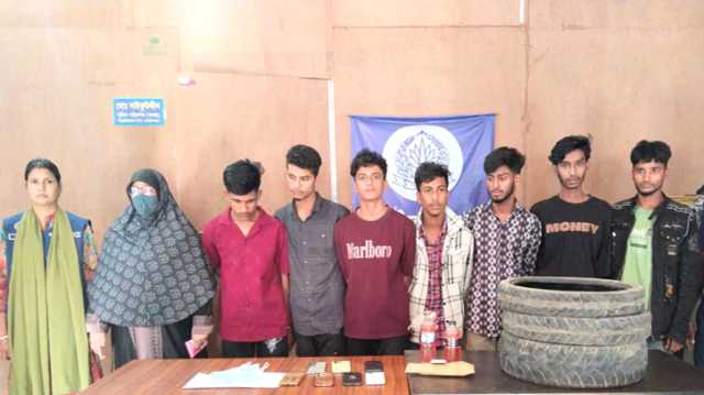 আড়াইহাজারে আওয়ামী লীগের ৮ নেতাকর্মীকে গ্রেপ্তার 