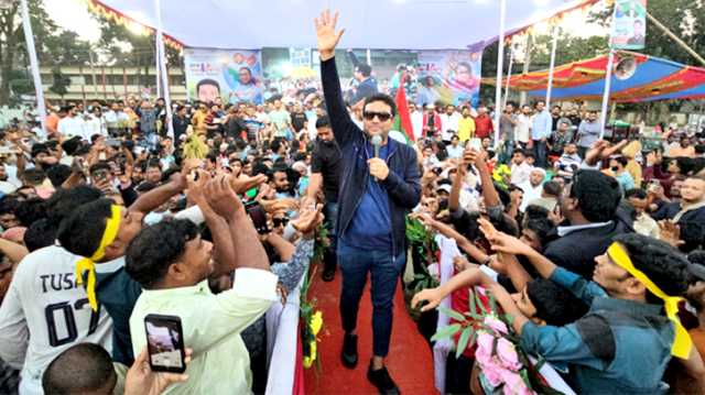 স্বেচ্ছাসেবক দল নেতা হত্যা, রিমান্ড চেয়ে গ্রেপ্তারকৃত সুমনকে আদালতে প্রেরণ