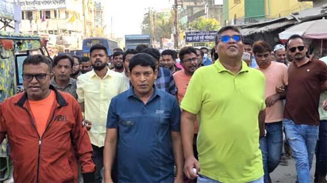 শেখ হাসিনার মৃত্যুদণ্ড, ফতুল্লায় রিয়াদ চৗধুরীর নির্দেশে আনন্দ মিছিল