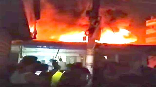 ফতুল্লায় প্লাস্টিক কারখানায় ভয়াবহ আগুন