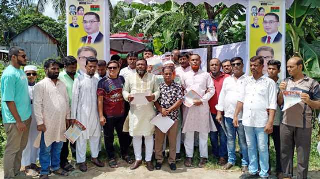 ৬নং ওয়ার্ডে মামুন মাহমুদের পক্ষে বিএনপির ৩১ দফার লিফলেট বিতরণ