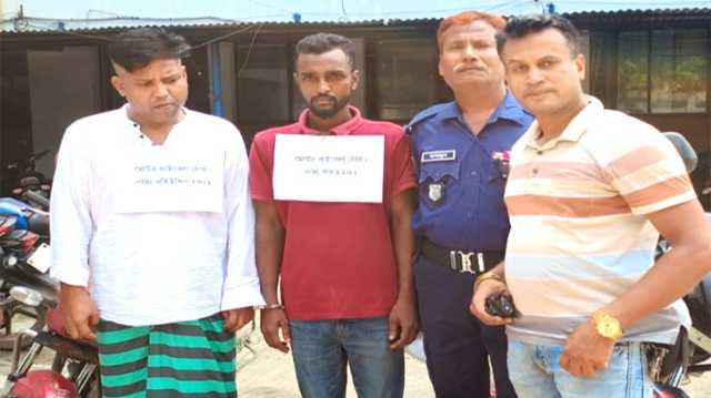 ফতুল্লায় দুটি চোরাই মোটর সাইকেলসহ ডাকাত মহিউদ্দিন গ্রেপ্তার
