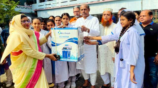 নারায়ণগঞ্জ গার্লস স্কুল এন্ড কলেজে বাবুলের পানি বিশুদ্ধকরণ ইউনিট স্থাপন