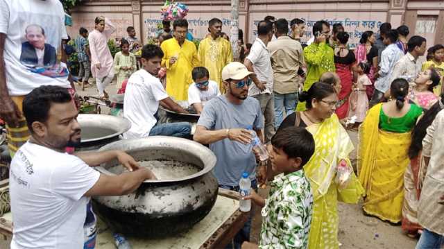 রামকৃষ্ণ মিশন আশ্রমে প্রাইম বাবুলের ৫ হাজার বোতলজাত পানি বিতরণ