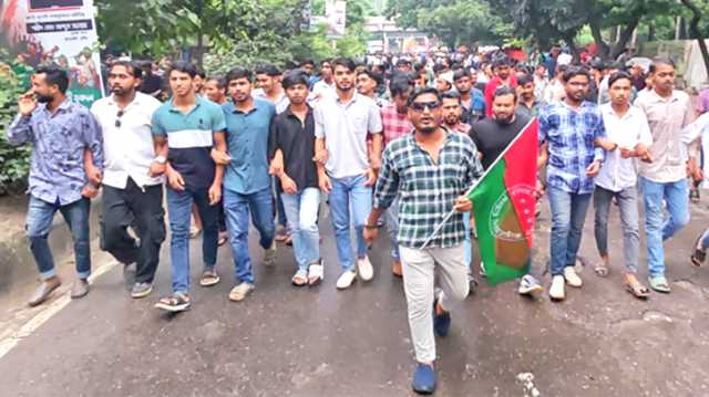 ঢাকার ছাত্র সমাবেশে মহানগর ছাত্রদলের শোডাউন