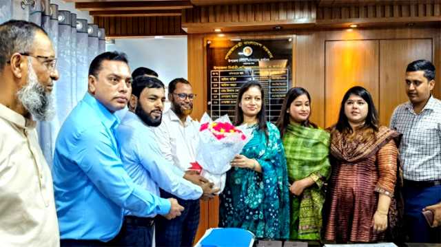 নবাগত সদর ইউএনও তাছলিমা শিরিনকে ফুলেল শুভেচ্ছা