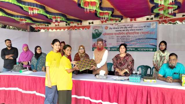 বালিকাদের ব্যাডমিন্টন (অনুর্ধ্ব-১৬) প্রতিযোগিতা অনুষ্ঠিত