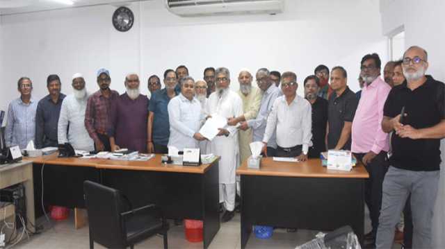 নারায়ণগঞ্জ ক্লাব লিঃ নির্বাচনে সভাপতি পদে মনোনয়নপত্র নিলেন