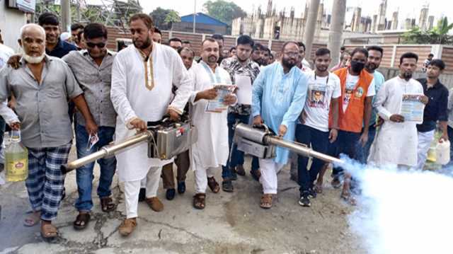 নাসিক ৬নং ওয়ার্ডে ডেঙ্গু প্রতিরোধে বিএনপির মশক নিধন কর্মসূচি