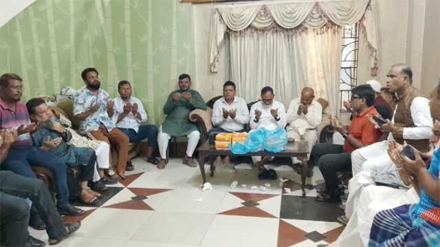 বহিস্কারাদেশ প্রত্যাহারে বন্দরে মুকুল সমর্থক ফোরামের উদ্যাগে দোয়া